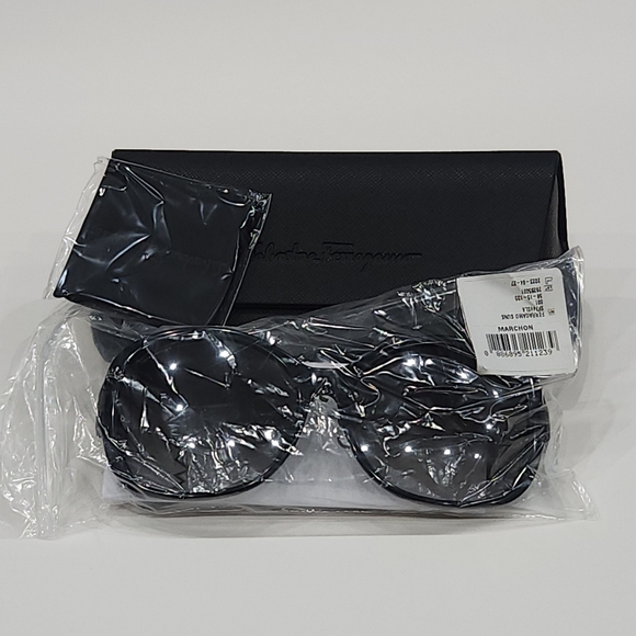 SALVATORE FERRAGAMO SF744SLA, Women’s Sunglasses - Picture 9 of 10